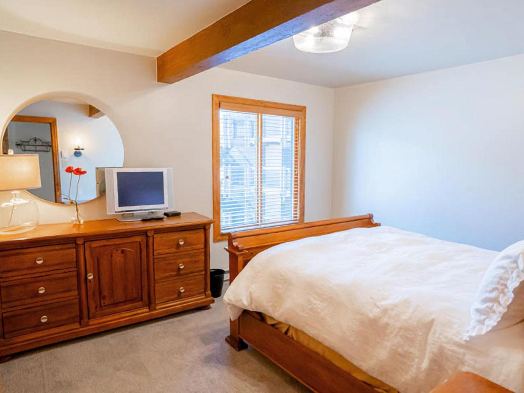 Lift One - One, Two Three Bedroom Units Adjacent To Downtown Apartamento