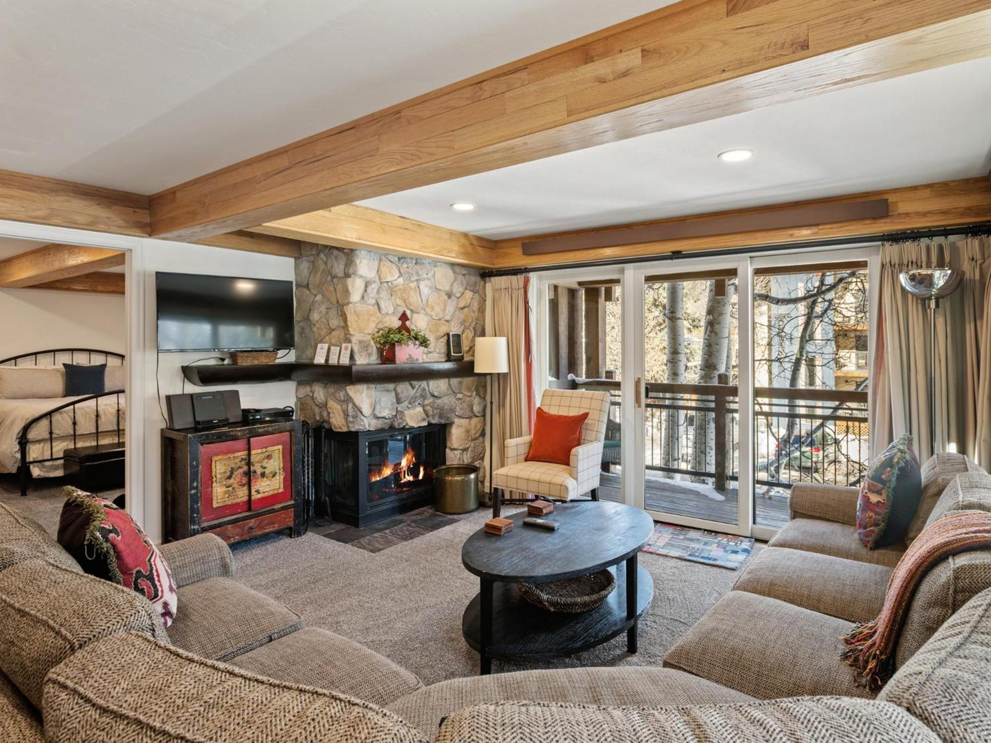 Lift One - One, Two Three Bedroom Units Adjacent To Downtown Apartamento Aspen